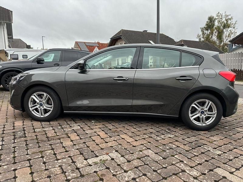 Gebraucht Ford Focus Titanium 150 PS (110 kW) 2021 Magneticgrau (metallic) Limousine