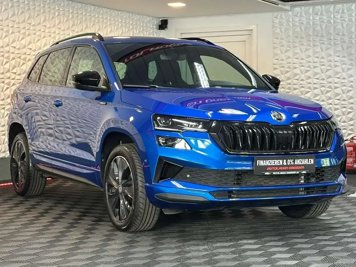 Gebraucht Skoda Karoq SportLine 150 PS (110 kW) 2025 Raceblau metallic SUV