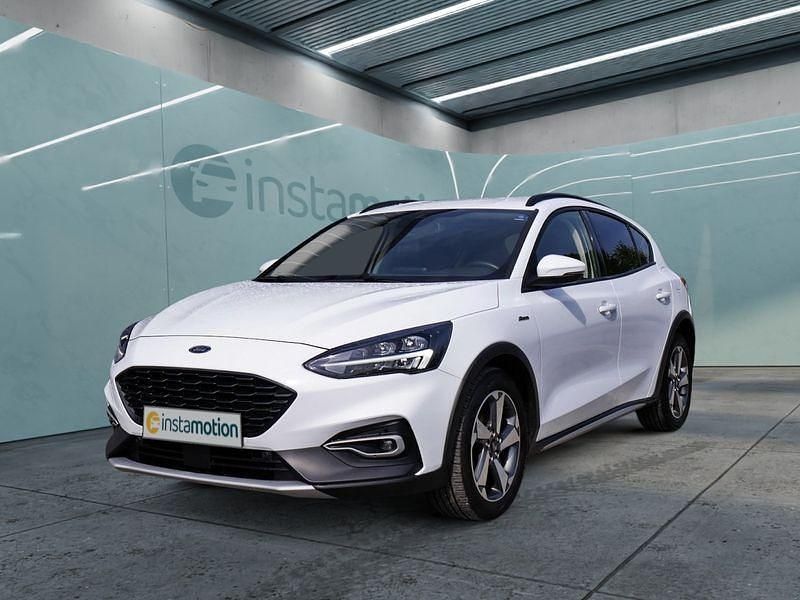Weiß Gebraucht 2022 Ford Focus Limousine | 19.399 € (Etwas zu teuer) - Bild 1/4
