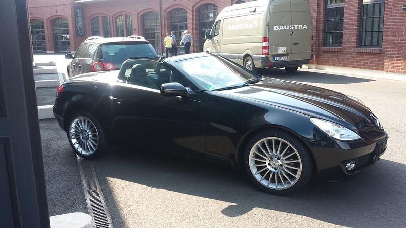 Gebraucht Mercedes SLK200 184 PS (135 kW) 2010 Schwarz Cabrio
