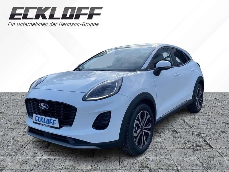 Frozen white (pn3gz) (weiß) Gebraucht 2024 Ford Puma Titanium Limousine | 20.990 € (Superpreis) - Bild 1/4