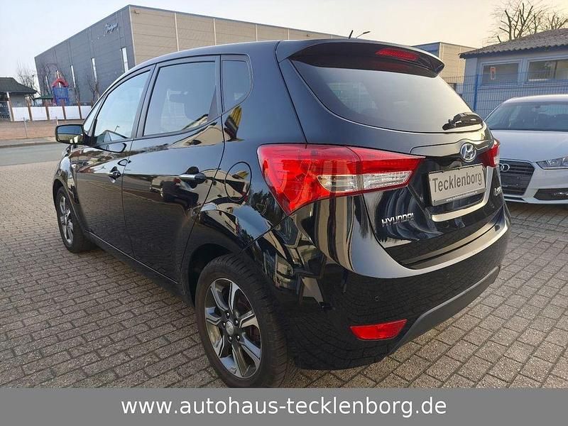 Gebraucht Hyundai ix20 YES! 90 PS (66 kW) 2017 Schwarz Kleinwagen
