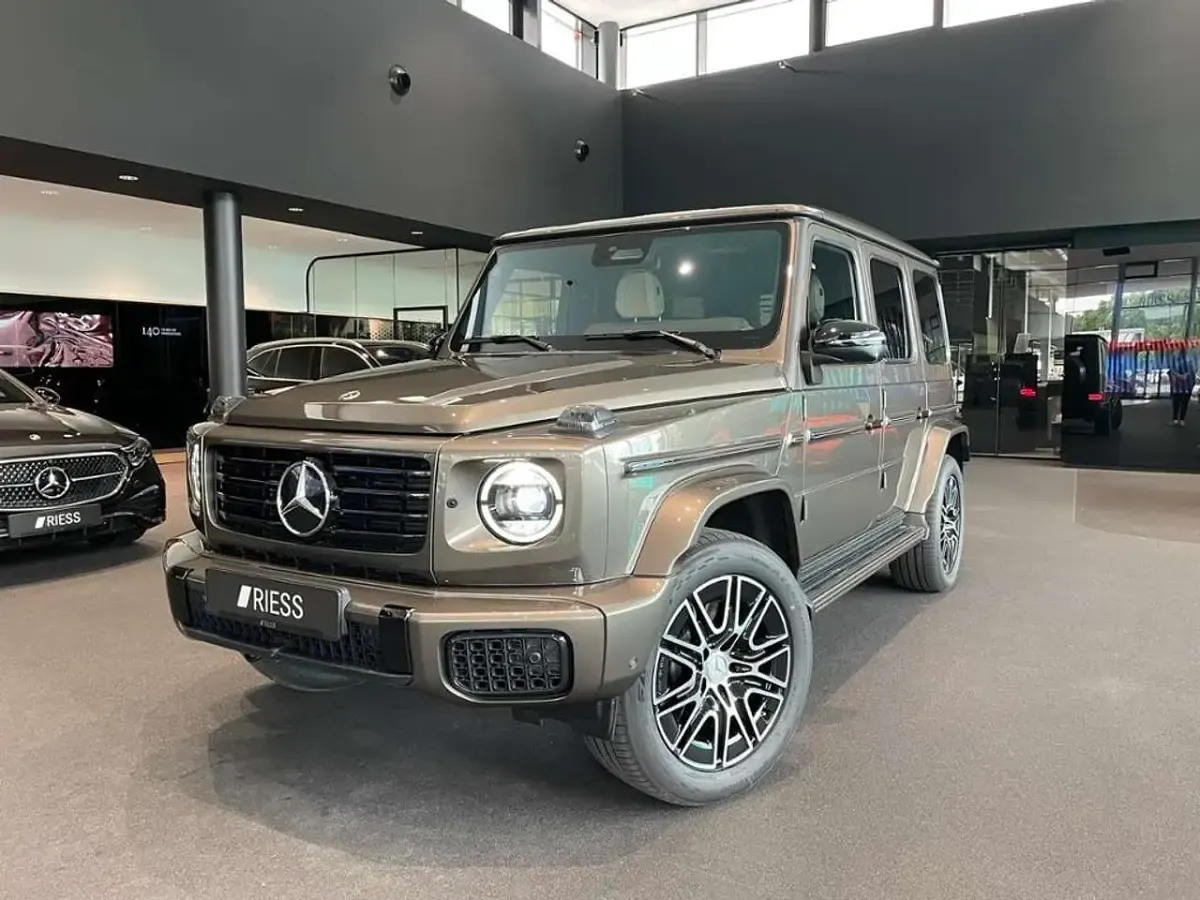 Gebraucht Mercedes G450 367 PS (269 kW) 2026 Manufaktur indiumgrau metallic SUV