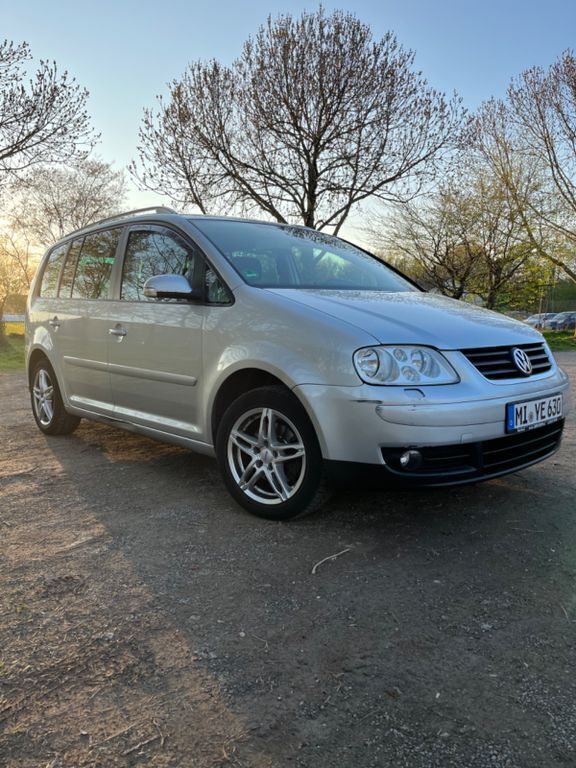 Silber Gebraucht 2006 VW Touran Highline Van / Kleinbus | 1.450 € (Guter Preis) - Bild 1/4