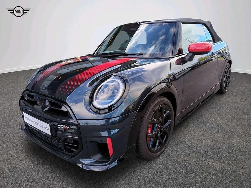 Grau Gebraucht 2024 Mini John Cooper Works Cabriolet Cabrio | 46.366 € (Teuer) - Bild 1/4