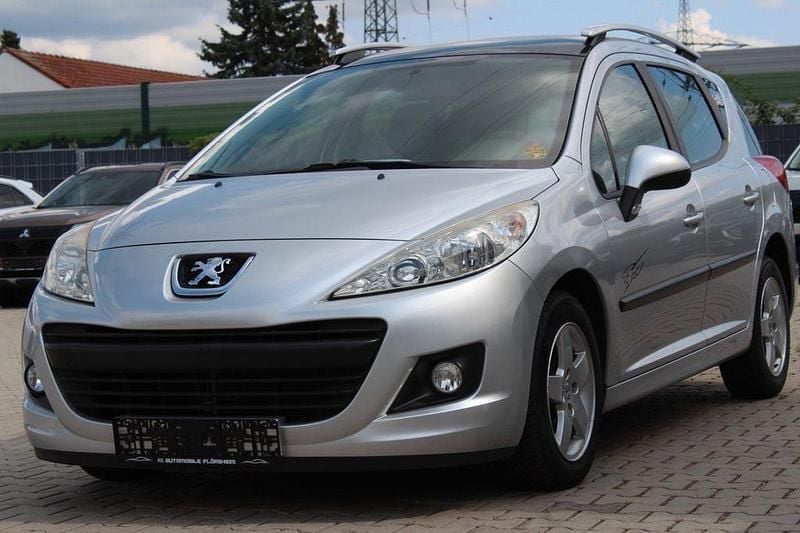Silber Gebraucht 2010 Peugeot 207 Urban Move Kombi | 3.490 € (Guter Preis) - Bild 1/4