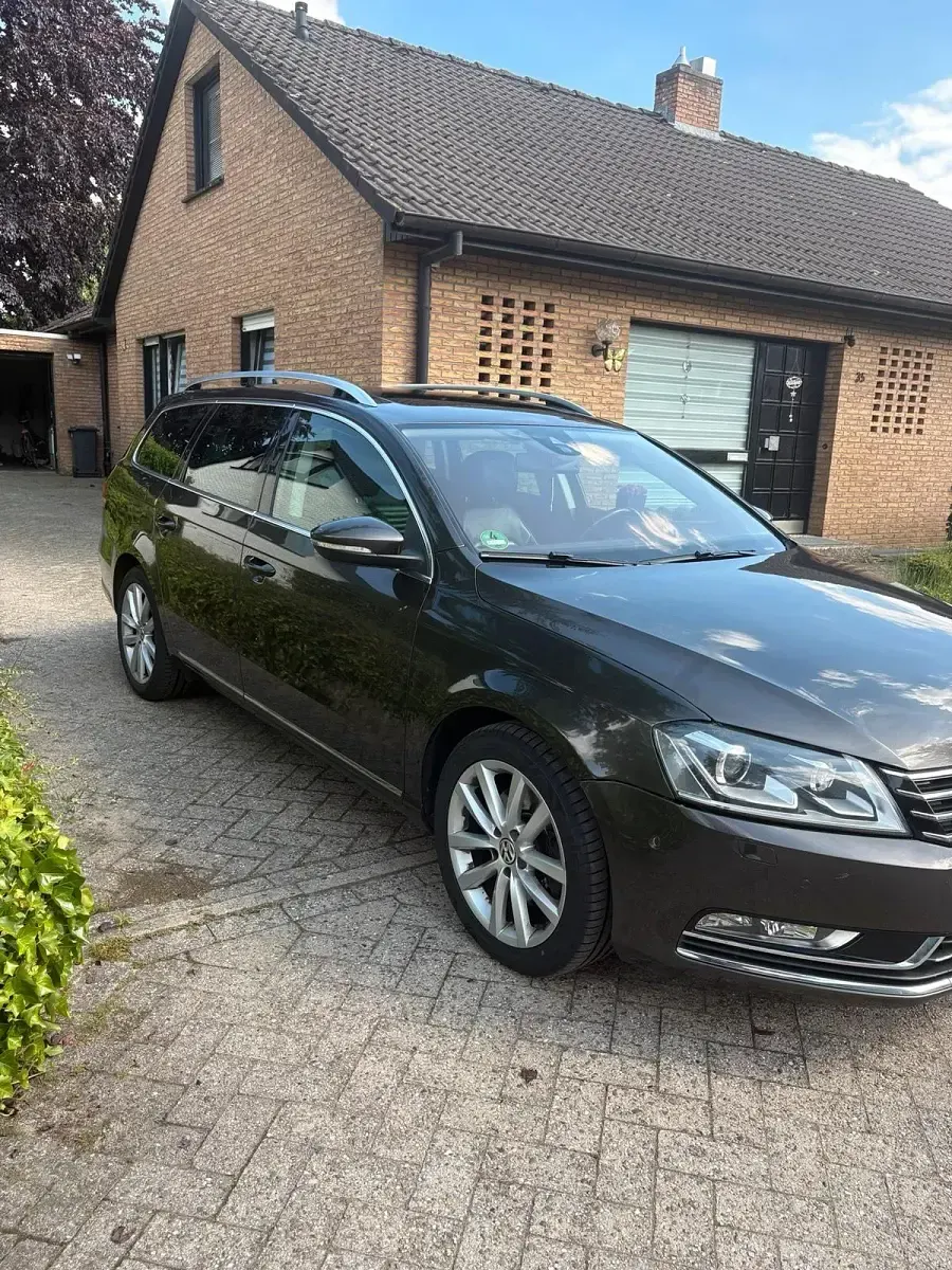 Gebraucht VW Passat 140 PS (102 kW) 2013 Braun Kombi
