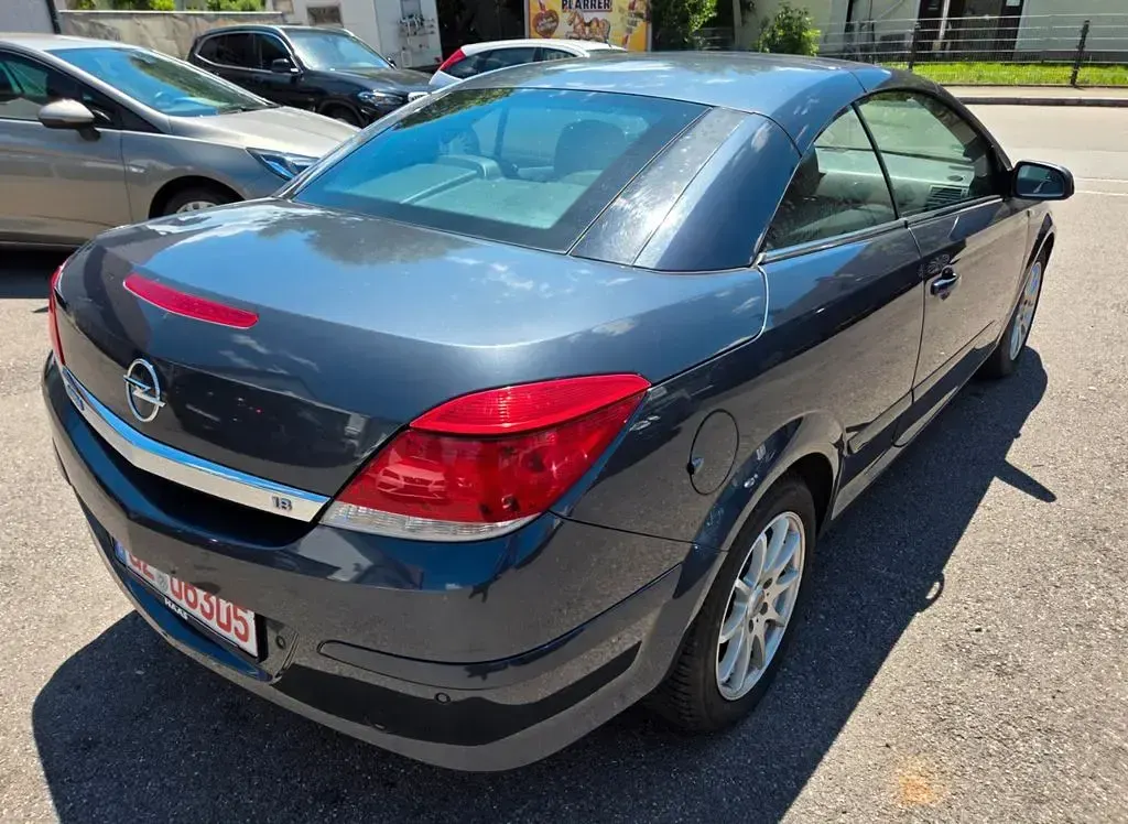 Gebraucht Opel Astra 140 PS (102 kW) 2008 Grau Cabrio