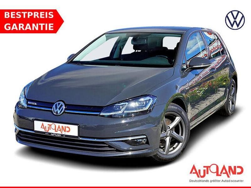 Grau Gebraucht 2019 VW Golf VII Highline Limousine | 18.890 € (Fairer Preis) - Bild 1/4