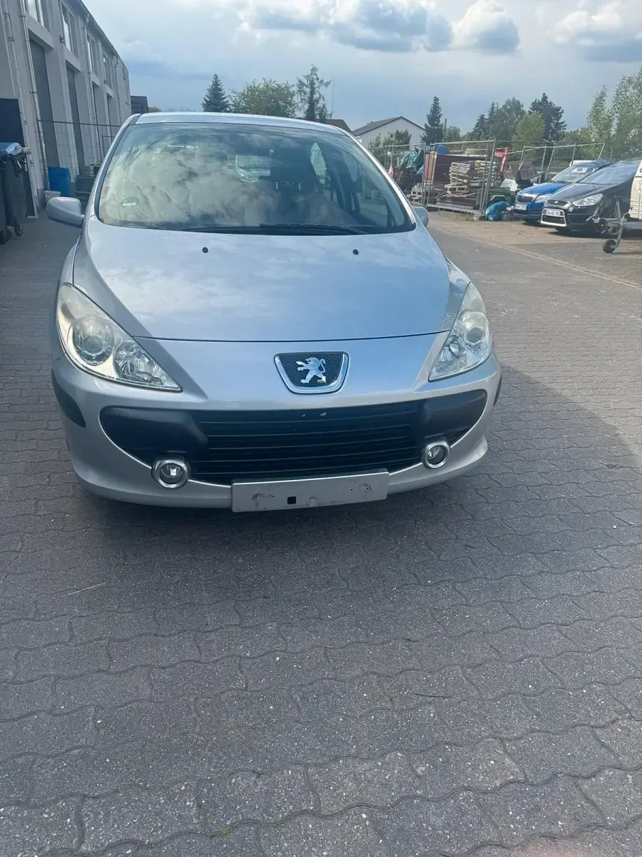 Gebraucht Peugeot 307 140 PS (102 kW) 2008 Silber Kleinwagen