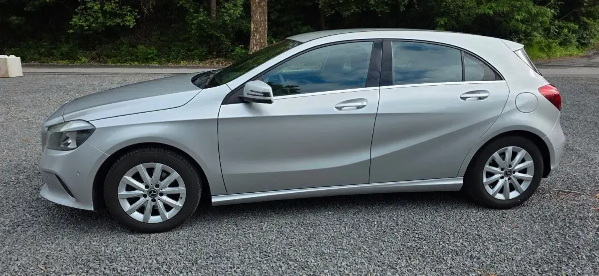 Gebraucht Mercedes A180 Edition 122 PS (89 kW) 2017 Silber Kleinwagen