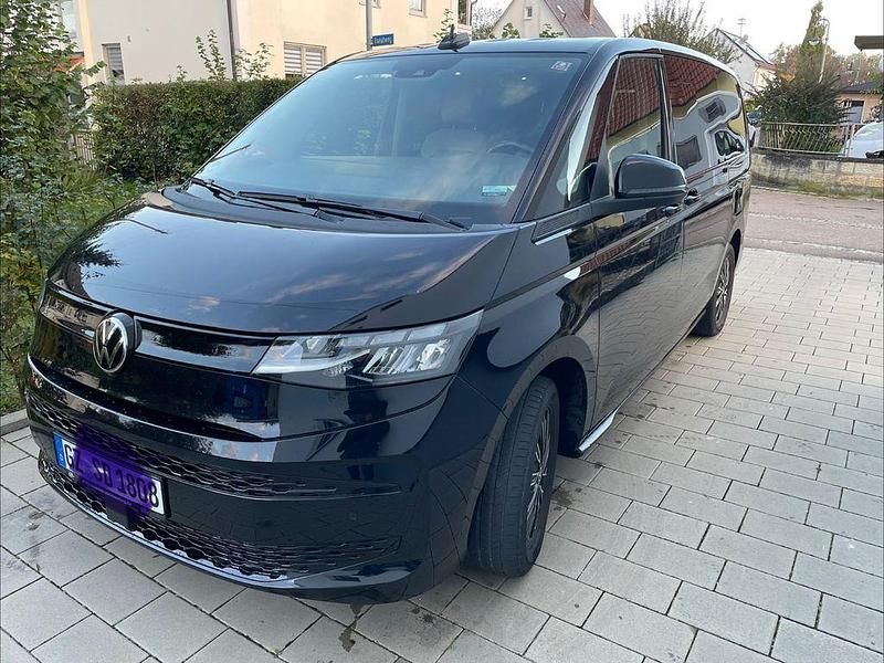 Schwarz Gebraucht 2022 VW T7 Van | 42.990 € (Superpreis) - Bild 1/4