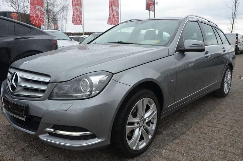 Gebraucht Mercedes C180 Elegance 156 PS (114 kW) 2012 Silber Kombi