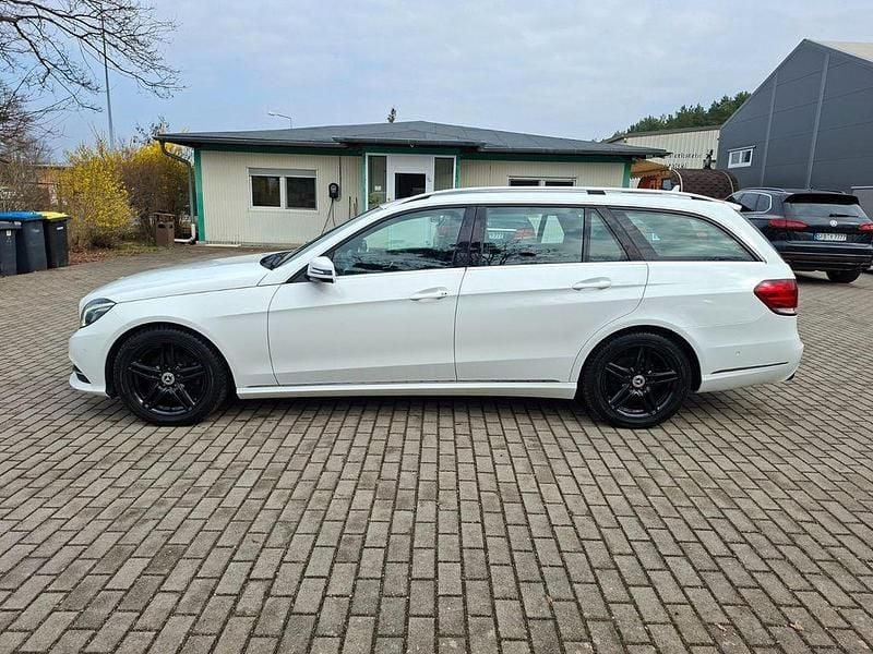 Gebraucht Mercedes E220 170 PS (125 kW) 2014 Weiß Kombi