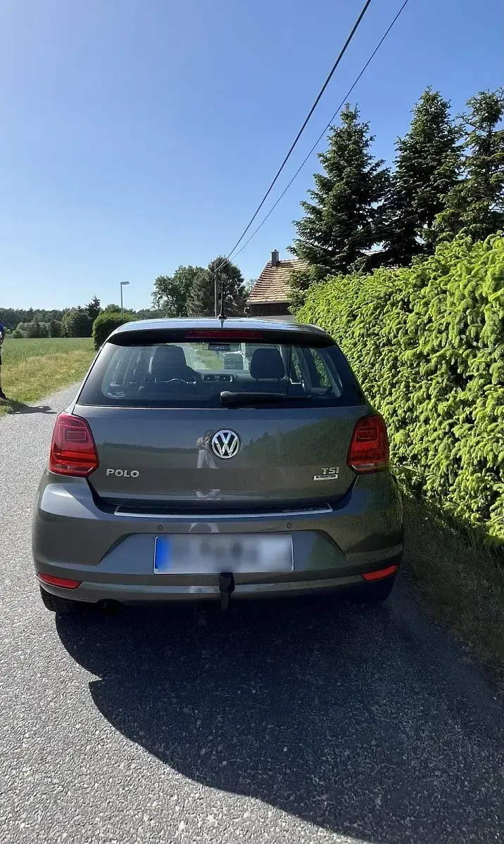 Gebraucht VW Polo 90 PS (66 kW) 2015 Silber Kleinwagen