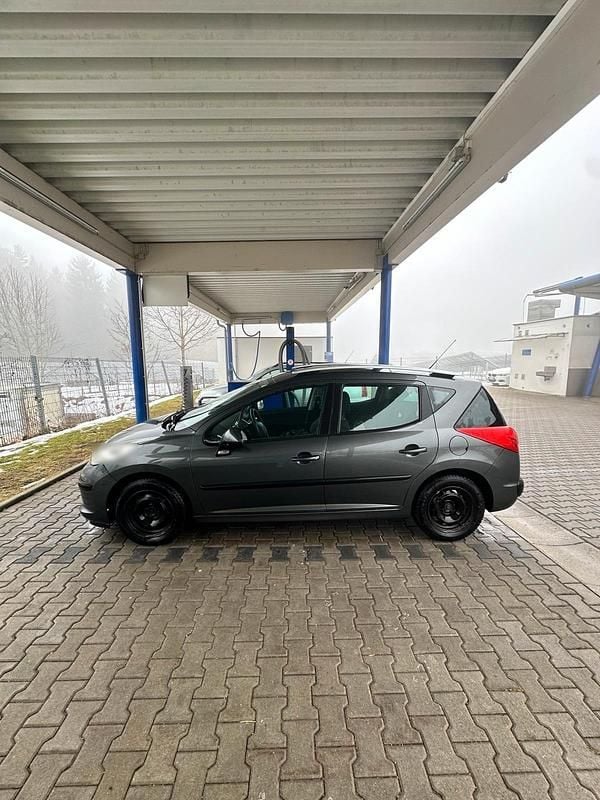 Gebraucht Peugeot 207 95 PS (69 kW) 2008 Schwarz Kombi