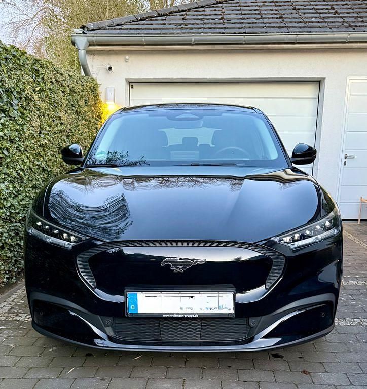 Gebraucht Ford Mustang Mach-E Basis 197 kW (269 PS) 2022 Schwarz SUV