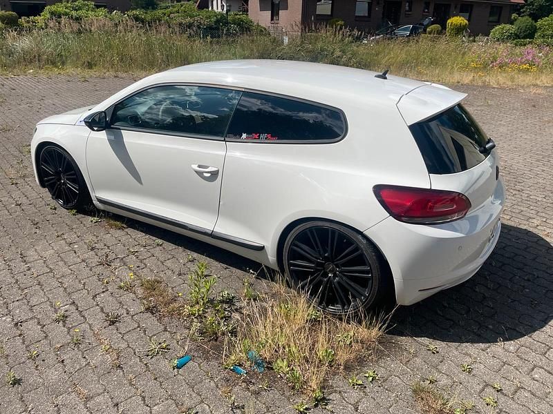 Gebraucht VW Scirocco 160 PS (117 kW) 2009 Weiß Coupé