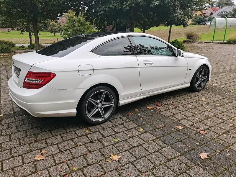 Gebraucht Mercedes C220 170 PS (125 kW) 2014 Weiß Coupé