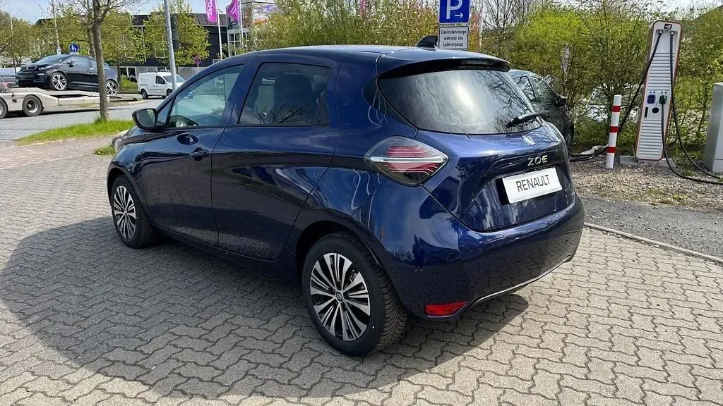 Gebraucht Renault Zoe Iconic 50 kW (69 PS) 2023 Nachtblau (blau) Kleinwagen