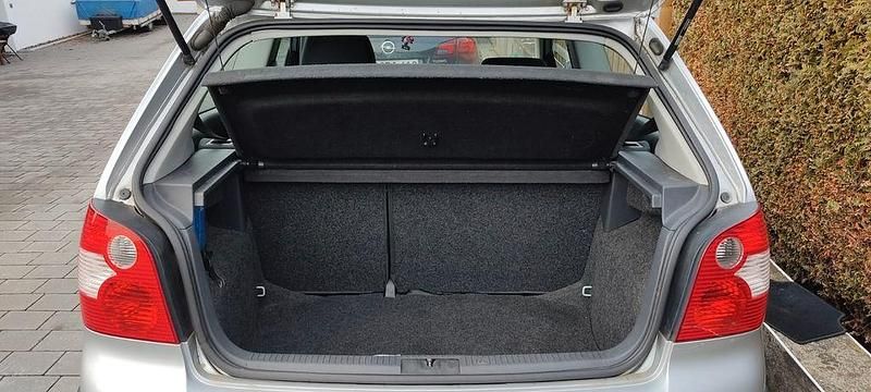 Gebraucht VW Polo Basis 75 PS (55 kW) 2003 Grau Limousine