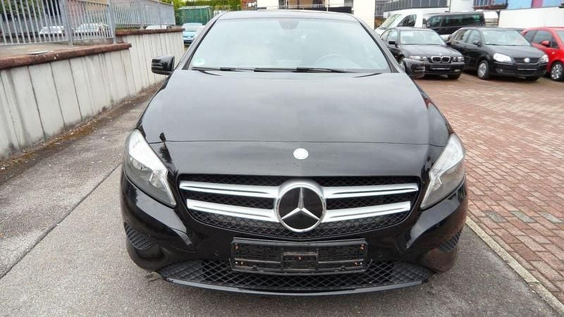 Schwarz Gebraucht 2014 Mercedes A180 Limousine | 8.499 € (Superpreis) - Bild 1/4
