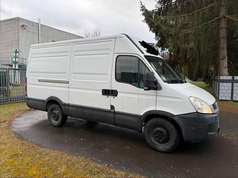 Gebraucht Iveco Daily 177 PS (130 kW) 2010 Weiß Van / Kleinbus