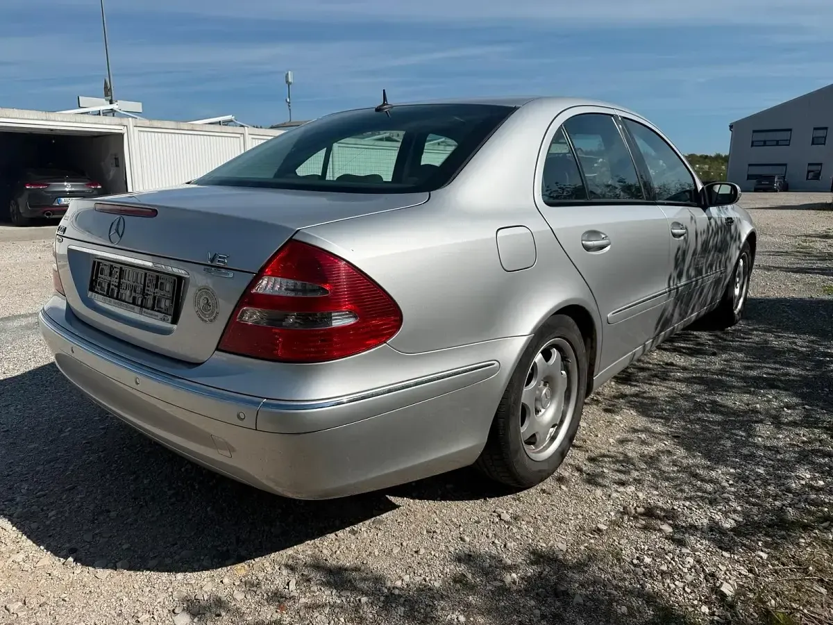 Gebraucht Mercedes E320 225 PS (165 kW) 2004 Silber Limousine