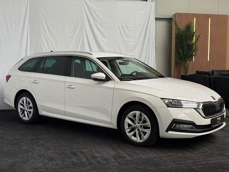 Second-hand Skoda Octavia Style 150 CP (110 kW) 2023 Alb Break