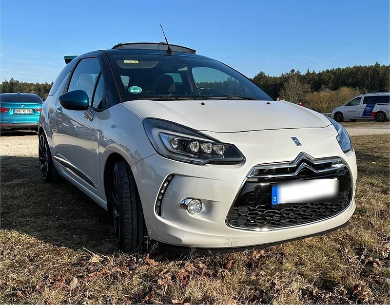 Weiß Gebraucht 2016 Citroën DS3 Cabriolet Cabrio | 8.300 € - Bild 1/4