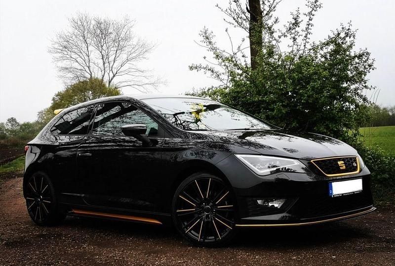 Schwarz Gebraucht 2015 Seat Leon SC FR Kleinwagen | 11.490 € (Fairer Preis) - Bild 1/4