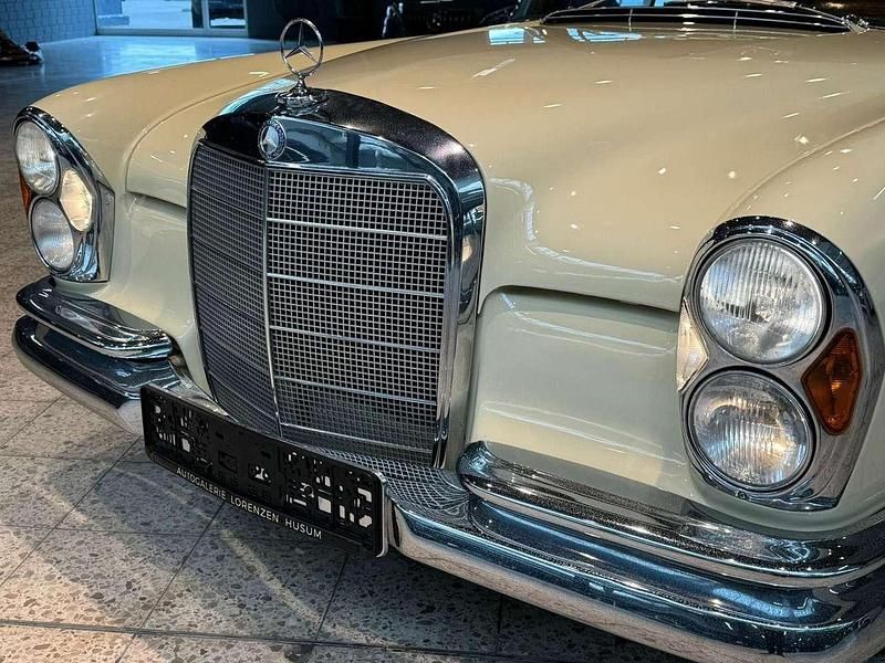 Gebraucht Mercedes 220 120 PS (88 kW) 1963 Beige Coupé