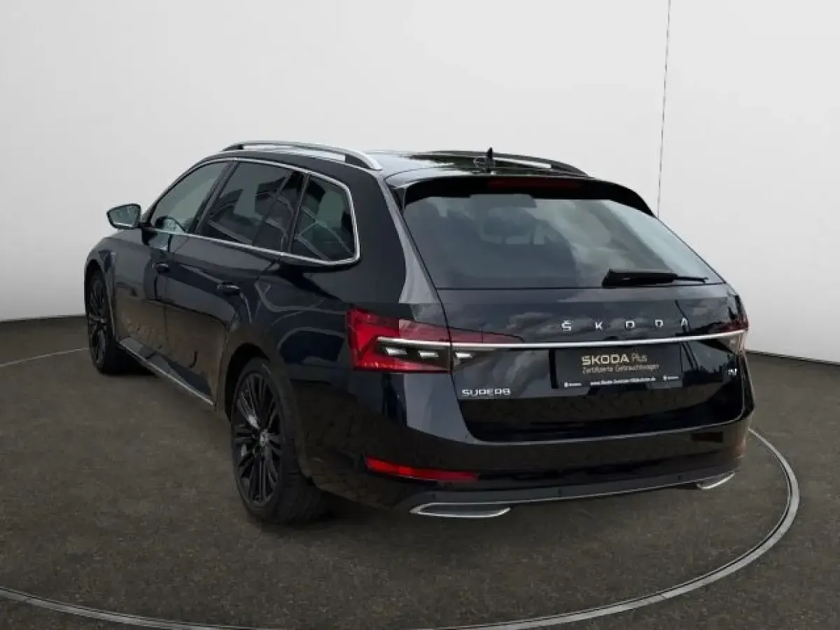 Gebraucht Skoda Superb LAURIN & KLEMENT 156 PS (114 kW) 2023 Kombi