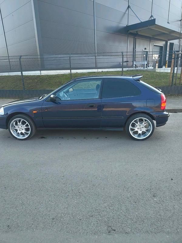 Gebraucht Honda Civic 90 PS (66 kW) 1996 Violet Coupé