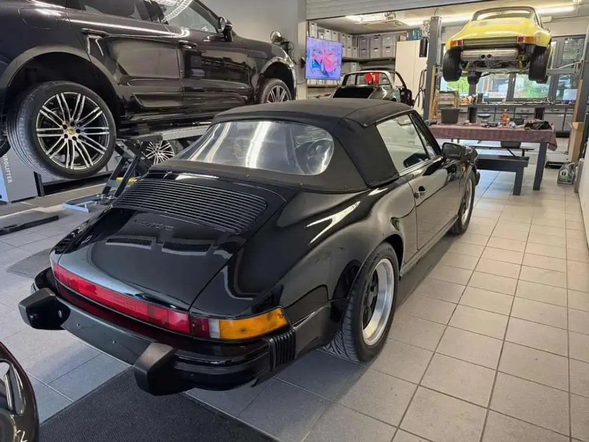 Gebraucht Porsche 911 Carrera Cabriolet 231 PS (169 kW) 1988 A1 schwarz Cabrio