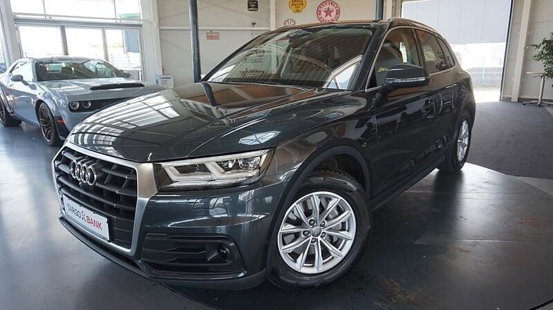 Manhattangrau metallic (metallic) Gebraucht 2020 Audi Q5 Sport SUV | 26.700 € (Fairer Preis) - Bild 1/4
