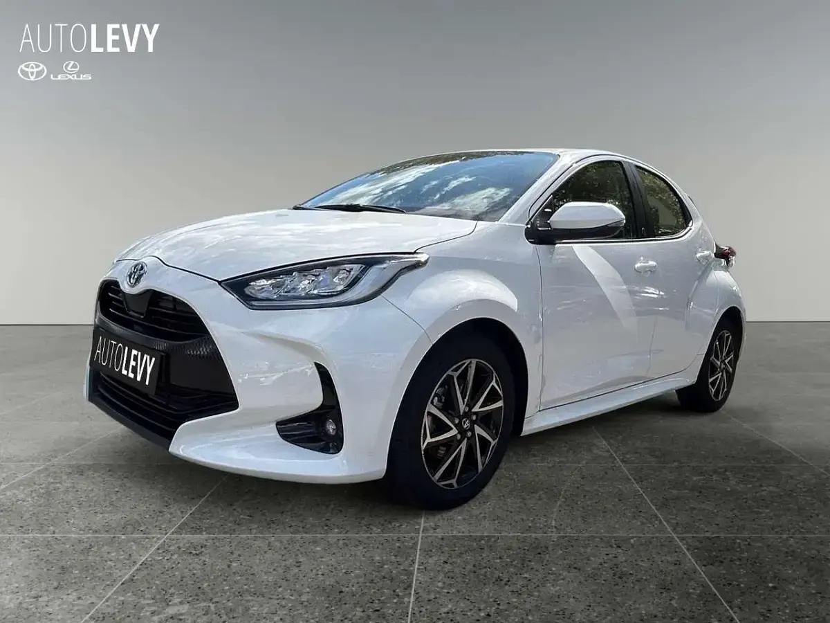 Gebraucht Toyota Yaris Team 116 PS (85 kW) 2022 Weiß Kleinwagen