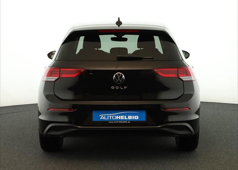 Gebraucht VW Golf Life 116 PS (85 kW) 2023 Deep black perleffekt SUV