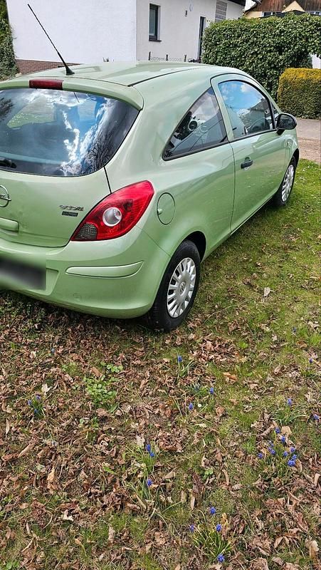 Second-hand Opel Corsa 60 CP (44 kW) 2009 Verde Hatchback