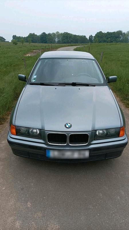 Second-hand BMW 320 150 CP (110 kW) 1994 Gri Berlinǎ