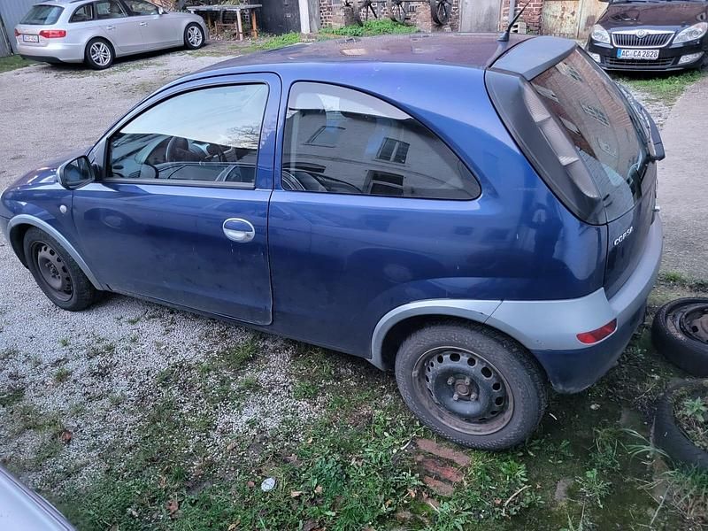 Blau Gebraucht 2003 Opel Corsa Kleinwagen | 450 € (Superpreis) - Bild 1/4