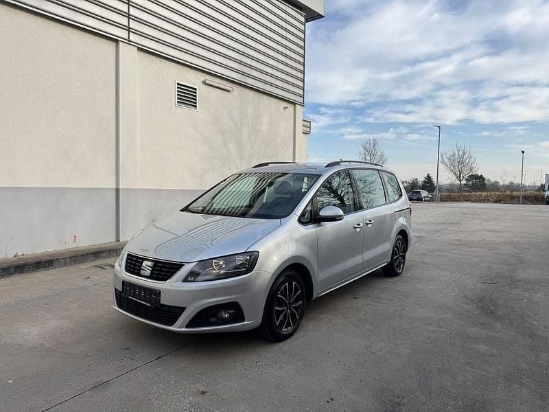 Silber Gebraucht 2020 Seat Alhambra Style Van / Kleinbus | 14.700 € (Superpreis) - Bild 1/4