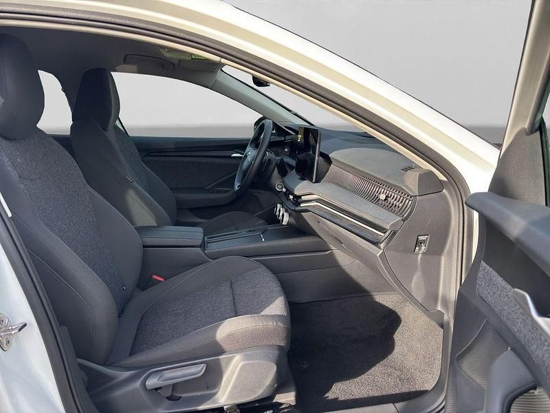 Gebraucht Skoda Superb Essence 150 PS (110 kW) 2025 Weiß Kombi