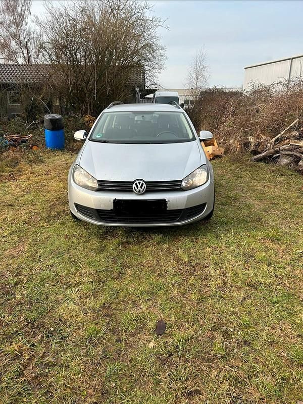 Gebraucht VW Golf VI Comfortline 123 PS (90 kW) 2010 Silber Kleinwagen