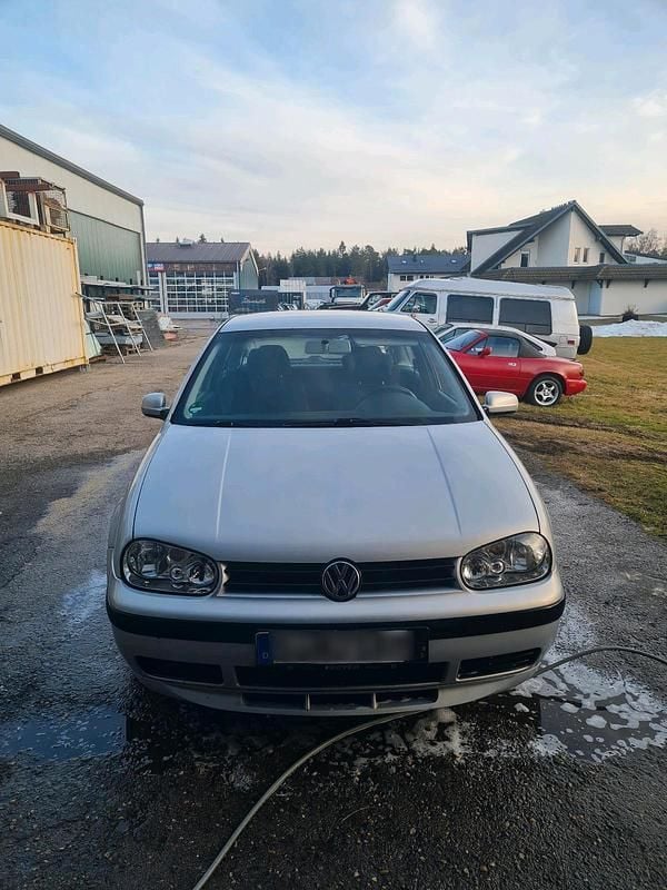 Silber Gebraucht 2001 VW Golf IV GTI Kleinwagen | 3.500 € (Fairer Preis) - Bild 1/4