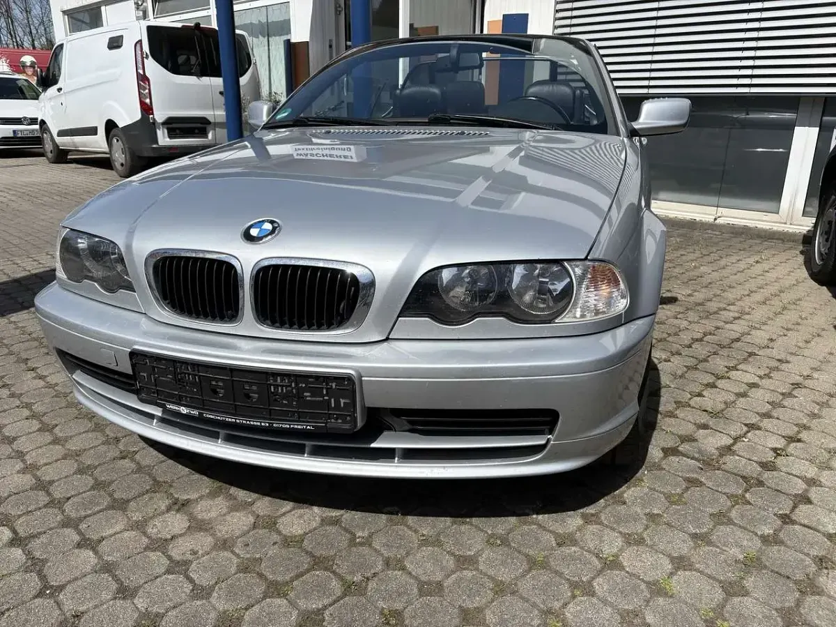 Gebraucht BMW 318 Cabriolet 143 PS (105 kW) 2002 Titansilber (metallic) Cabrio