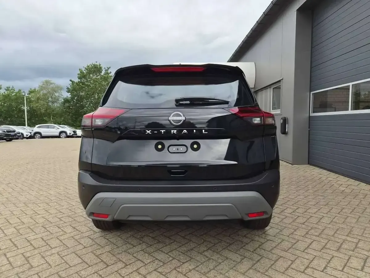 Neu Nissan X-Trail Acenta 163 PS (119 kW) 2026 Diamond black SUV