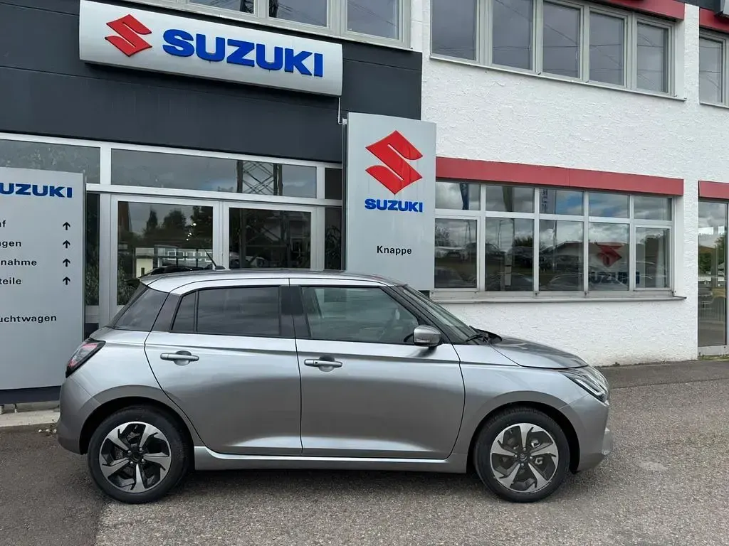 Neu Suzuki Swift Comfort+ 83 PS (61 kW) 2026 Silber Kleinwagen