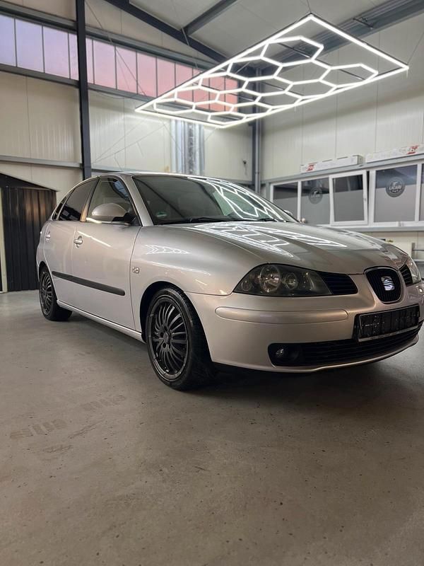 Gebraucht Seat Ibiza 101 PS (74 kW) 2002 Silber Kleinwagen