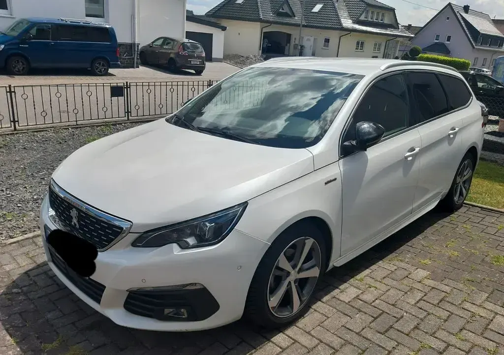 Gebraucht Peugeot 308 GT-line 131 PS (96 kW) 2019 Weiß Kombi